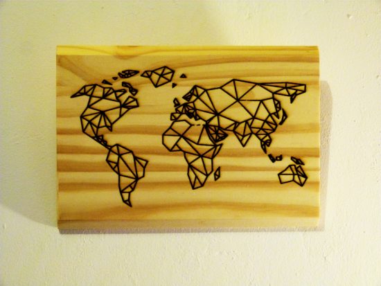 cadre carte du monde gravure laser