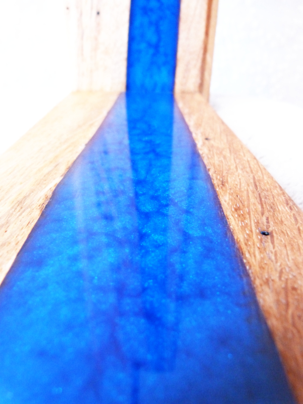 lampe MIDNIGHT BLUE RESINE BLEU ELECTRIQUE BRILLANT lampe MIDNIGHT BLUE RESINE BLEU ELECTRIQUE BRILLANT