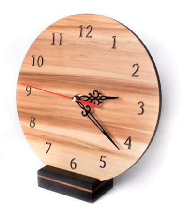 HORLOGE A POSER RED GUM 23CM