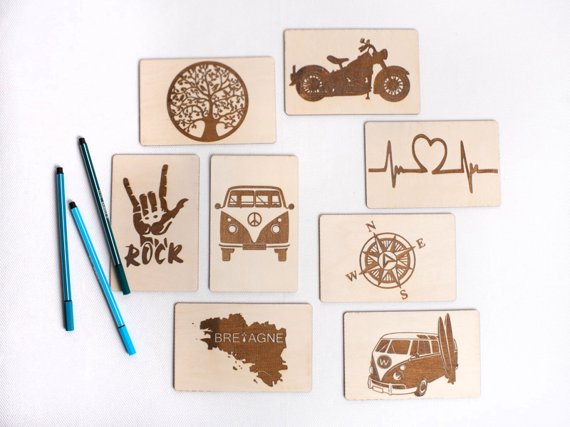 carte postale en bois