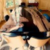 Table HOUALET noyer et résine noir Table HOUALET noyer et résine noir